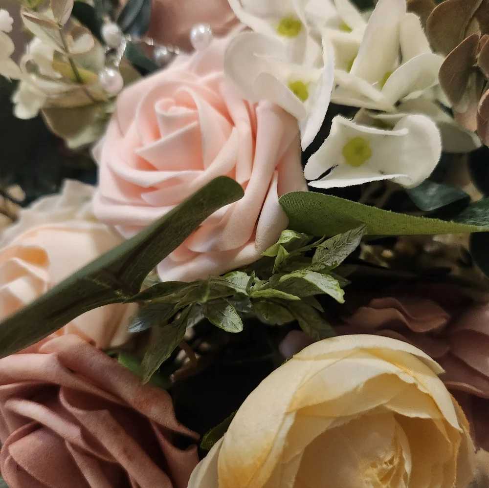 Ling’s Moments Bridal Bouquet in Dusty Rose & Cream Wedding, Like New Plus Extra